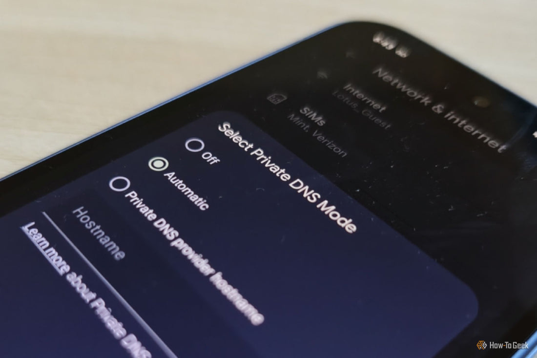 Android settings screen showing the Private DNS configuration field