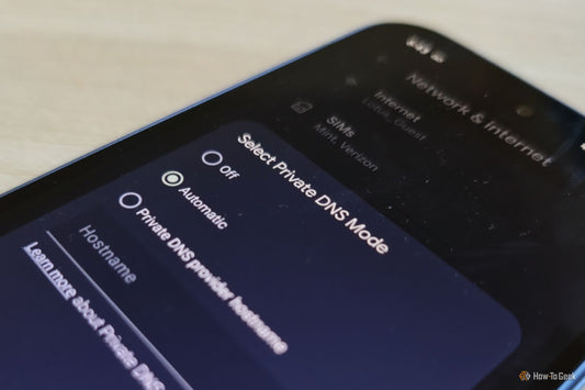 Android settings screen showing the Private DNS configuration field