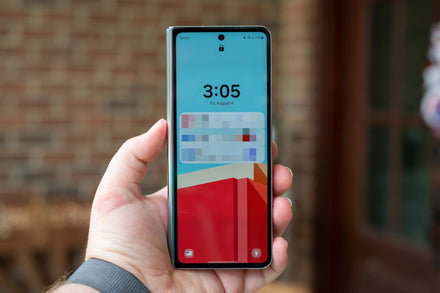 Android phone screen displaying a one‑tap travel mode toggle icon in the quick settings panel