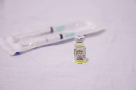 A healthcare provider administering a lenacapavir injection