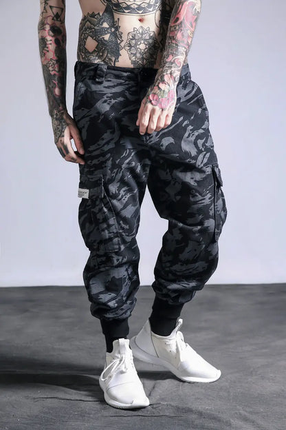Men's Streetwear Camouflage Cargo Pants in Loose Fit by Anti Spier