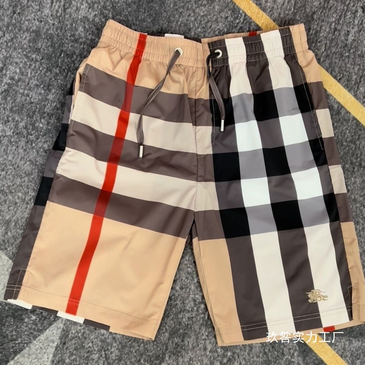 Light luxury quick-drying shorts for men, summer plaid five-inch pants, contrasting color plaid for men, British sand by Hypersku