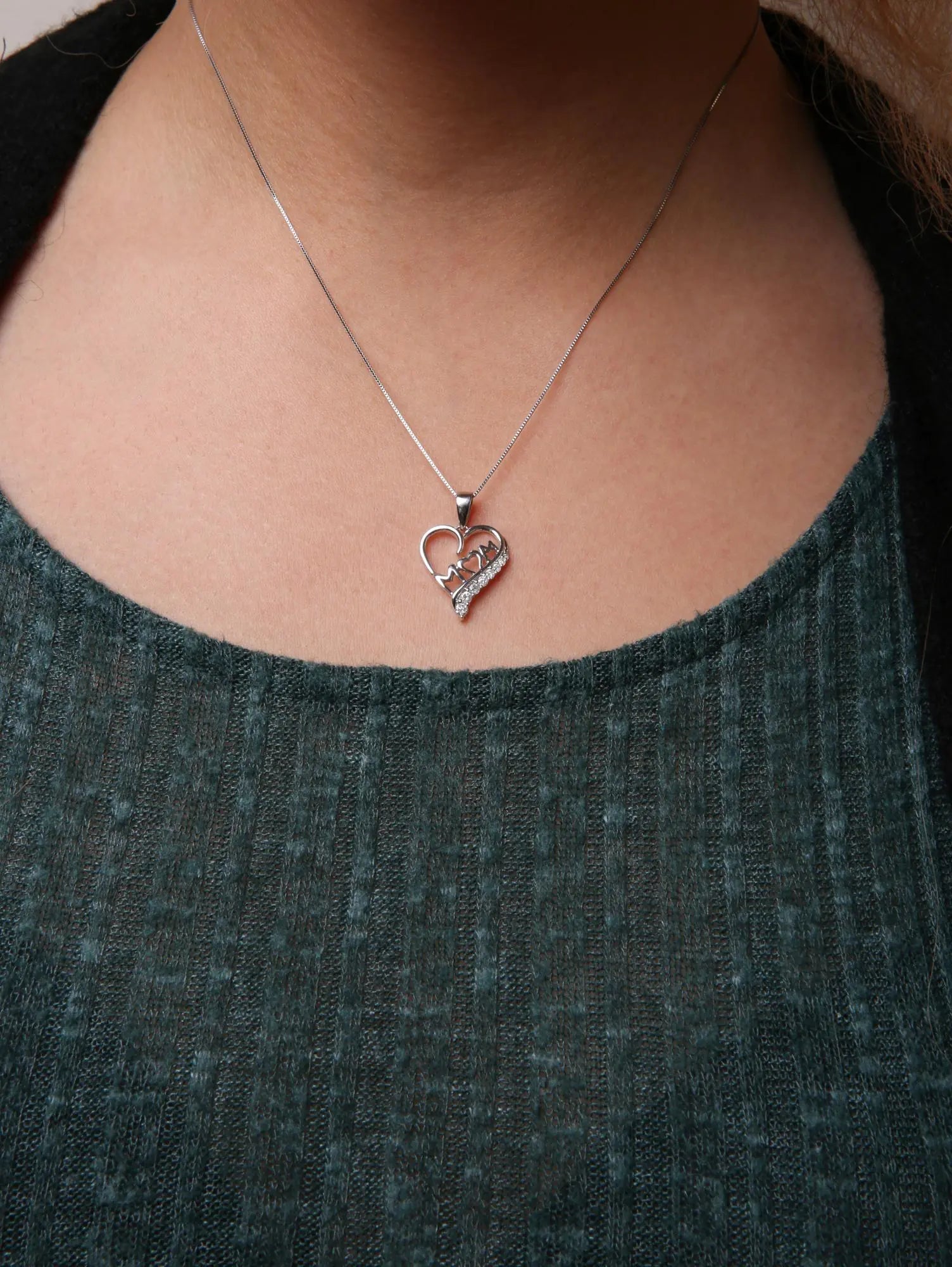 .925 Sterling Silver 1/4 Cttw Diamond "Mom" and Open Heart 18" Pendant Necklace (I-J Color, I2-I3 Clarity) by Anti Spier