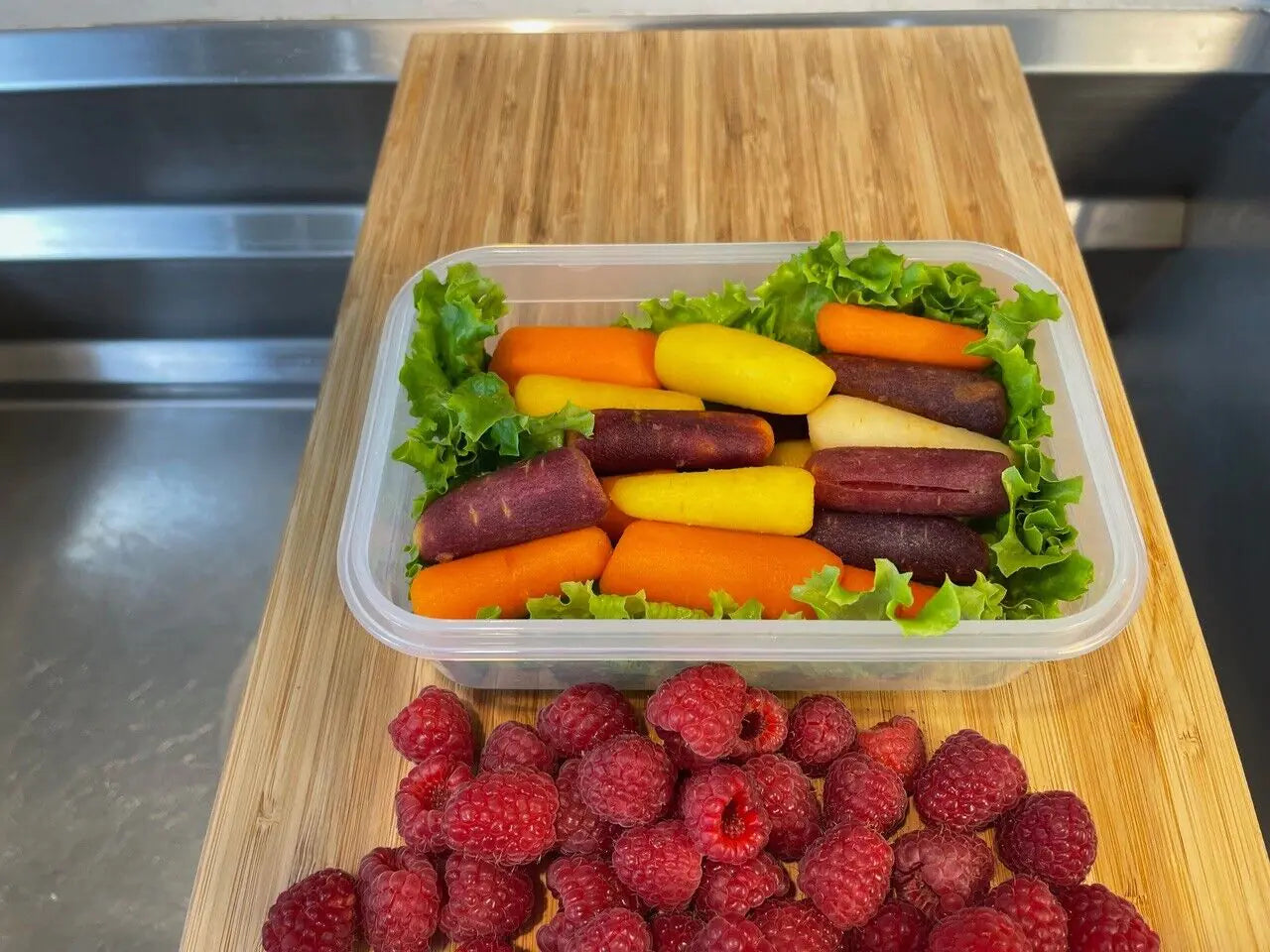 5 Pack Stackable Food Storage Containers Airtight & Leakproof Set Snap Lock Lids by Anti Spier