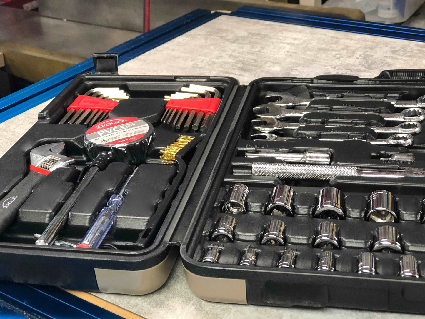 101 Piece Mechanic Tool Set for Vehicle and Home Maintenance, Roadside Emergencies. SAE and Metric Tool Set for Car, Boat, RV, Bikes - DT0006 by Apollo Tools