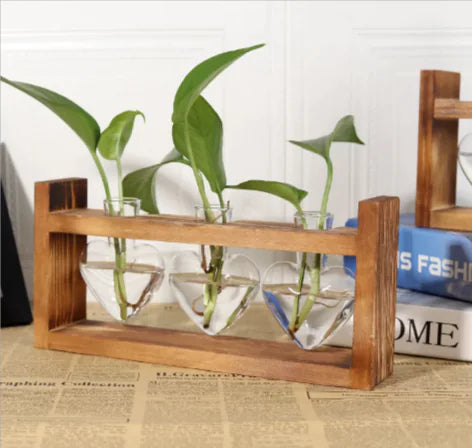 Heart-Shaped Glass Vase with Wooden Stand – stylish and elegant! by Anti Spier