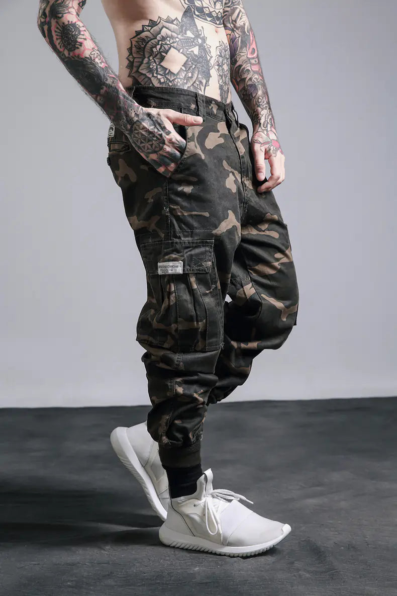 Men's Streetwear Camouflage Cargo Pants in Loose Fit by Anti Spier