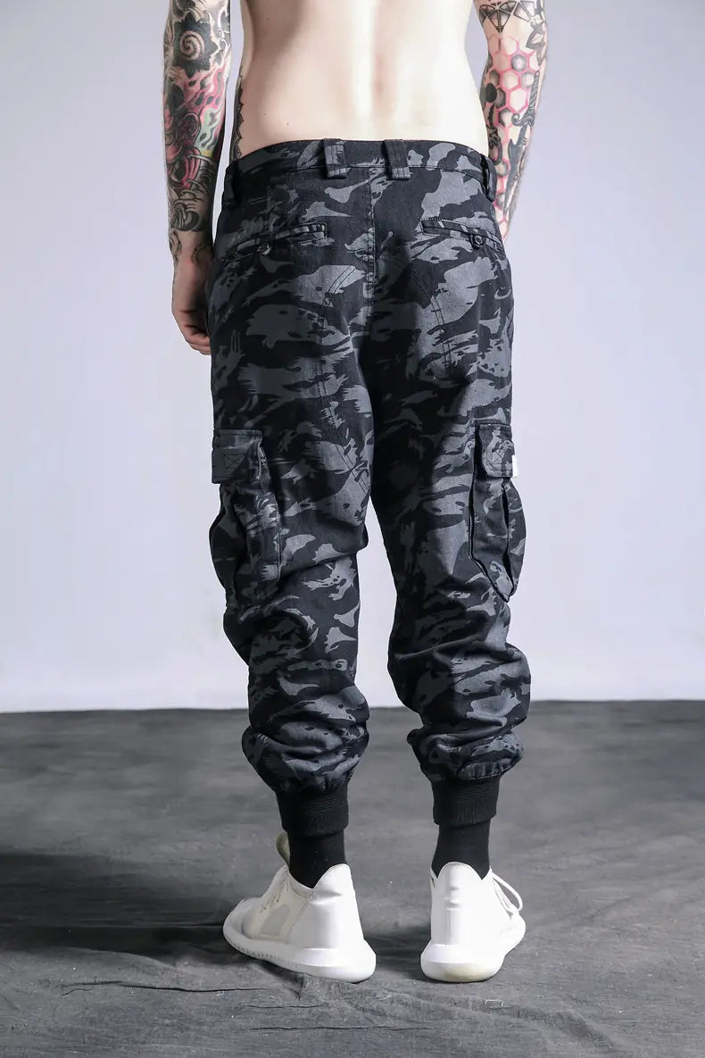 Men's Streetwear Camouflage Cargo Pants in Loose Fit by Anti Spier