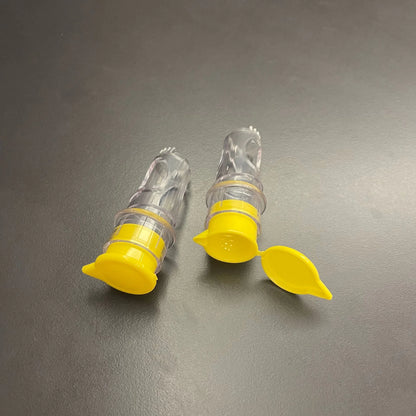 Handheld Plastic Manual Juicer by Anti Spier