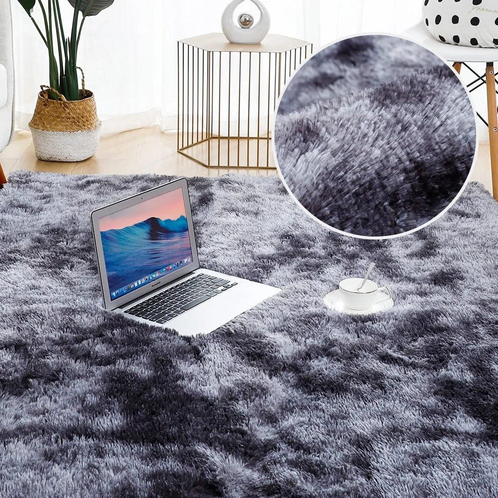 Fluffy Floor Carpets by Anti Spier