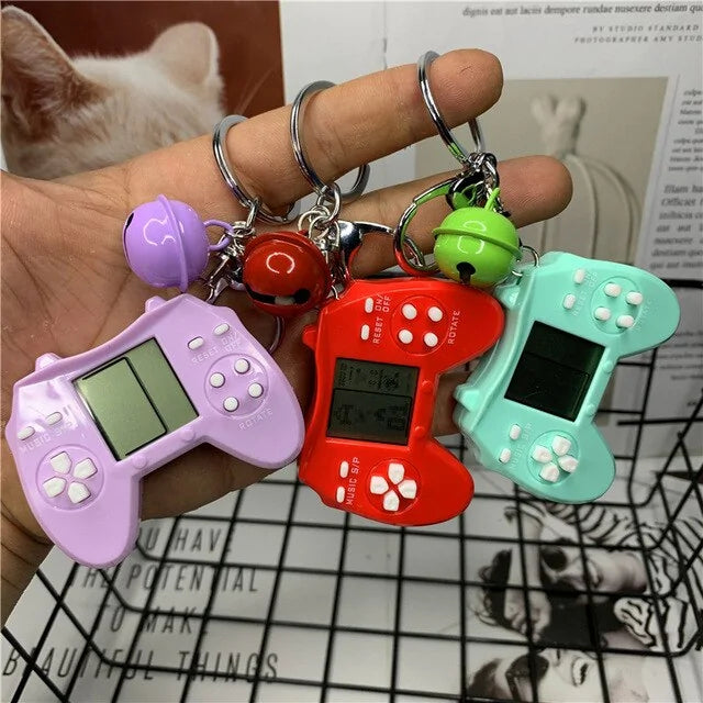 Retro Game Console Keychain Built-in 7 Games by Anti Spier