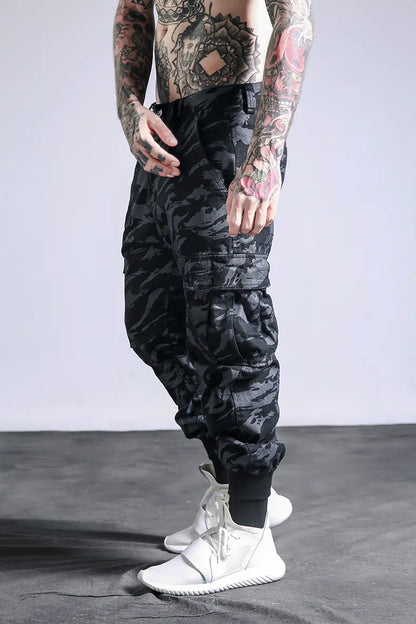 Men's Streetwear Camouflage Cargo Pants in Loose Fit by Anti Spier