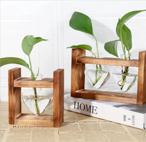 Heart-Shaped Glass Vase with Wooden Stand – stylish and elegant! by Anti Spier