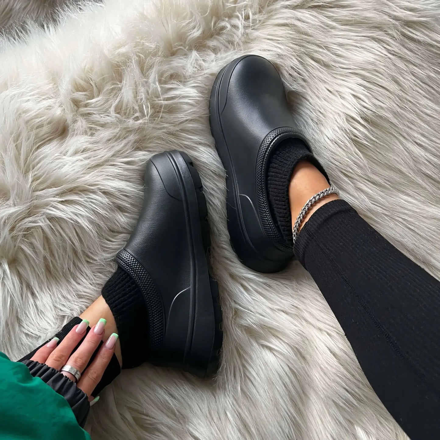 Stylish Anti-Slip Shoe by Anti Spier