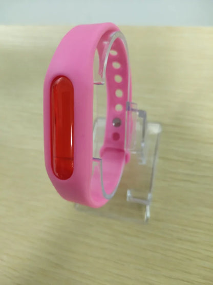 Anti-Bug Wristband by Anti Spier